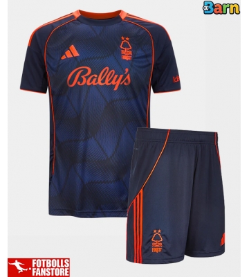 Nottingham Forest Tredje Tröja Barn 2025-26 Kortärmad (+ Korta byxor)